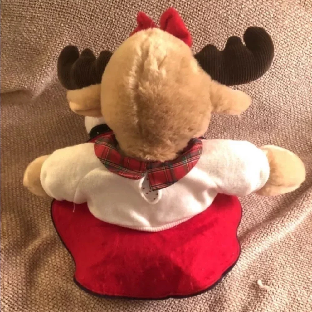 𝅺VINTAGE Limited Edition Holiday MAXINE Moose plush stuffed animal in red skirt